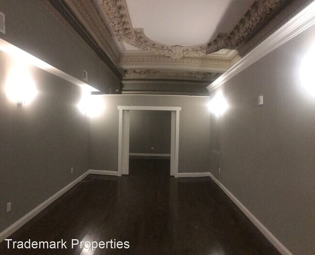 Building Photo - 208-210 E Redwood St