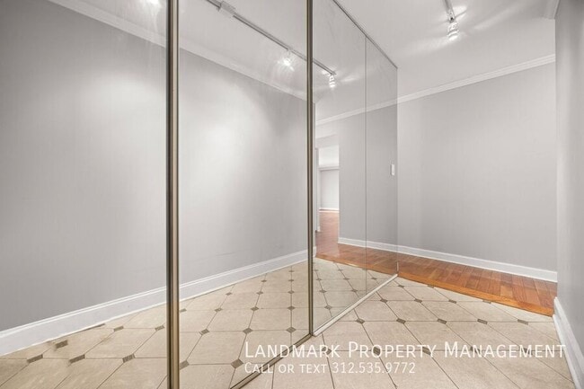 Building Photo - 6033 N Sheridan-Unit 35D