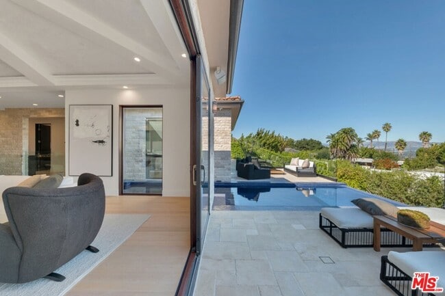 Building Photo - 3116 Elvido Dr