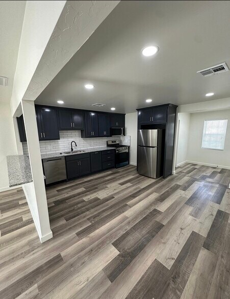 Building Photo - 1621 NE 18th St