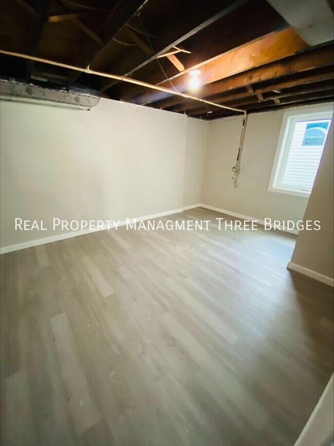Building Photo - 6156 Wulff Dr