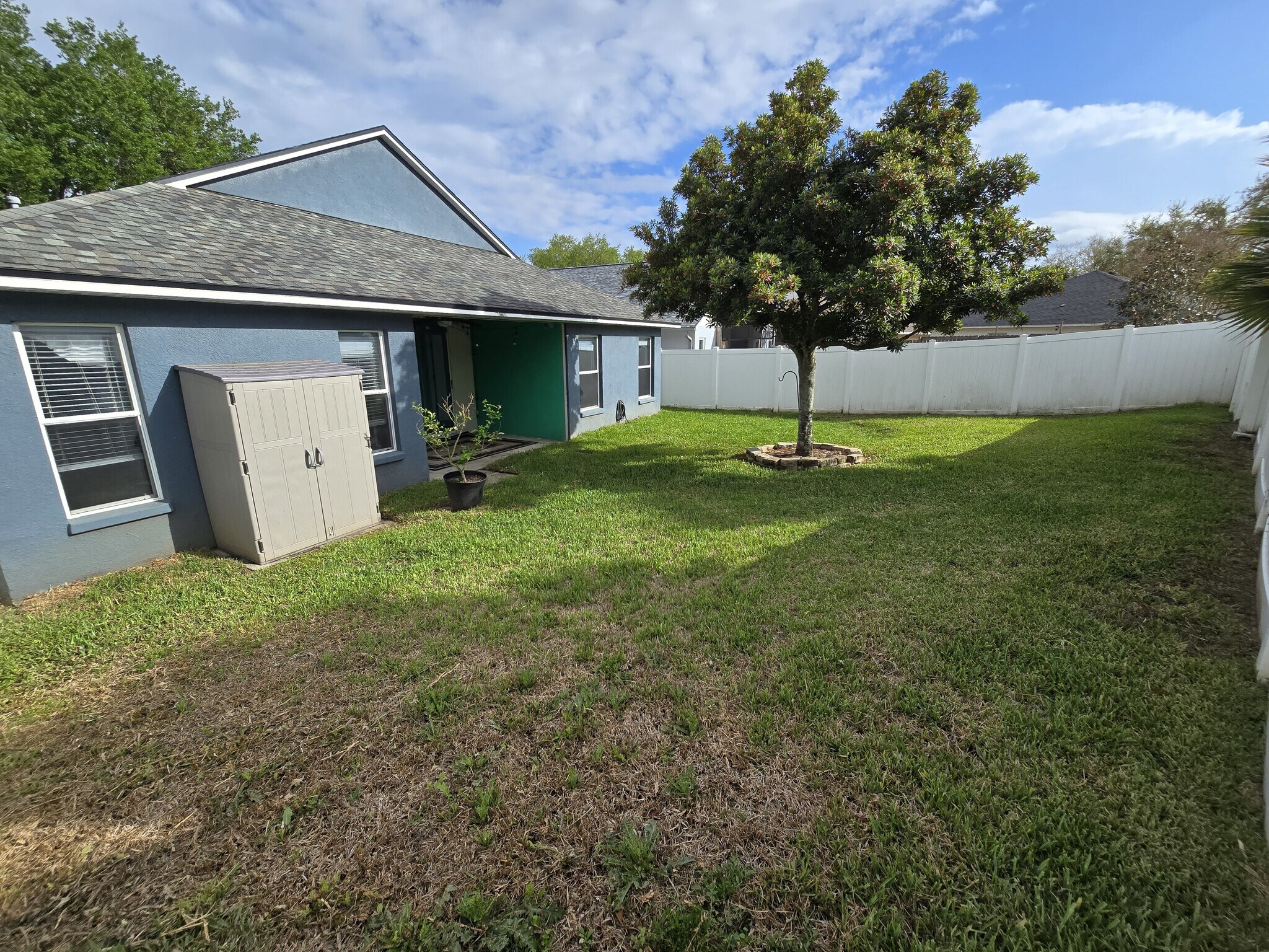 Building Photo - 1124 Lumsden Pointe Blvd