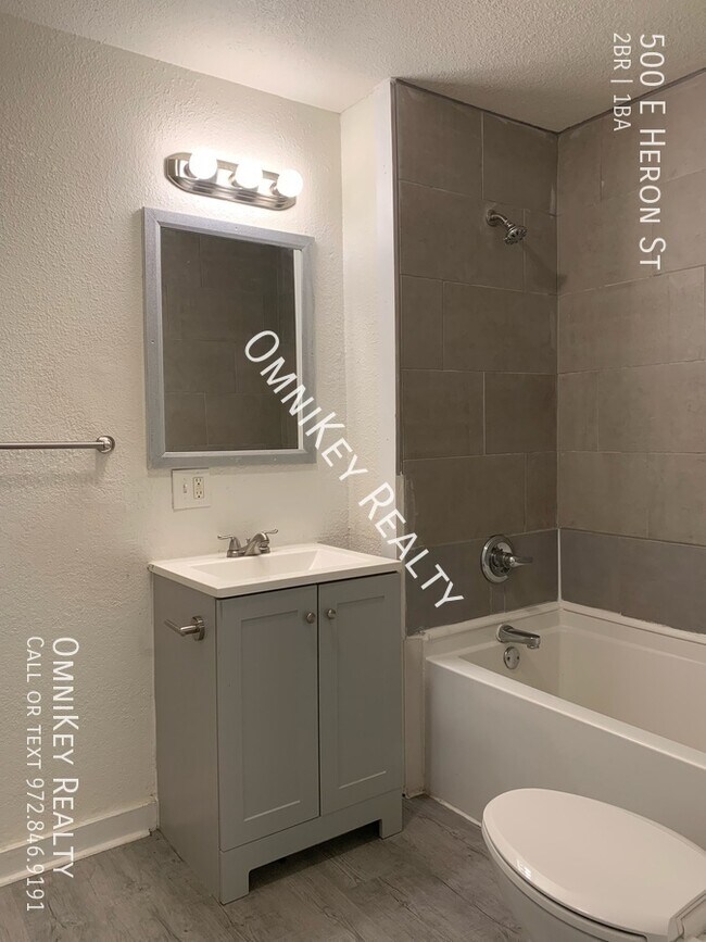 Building Photo - 500 E Heron St