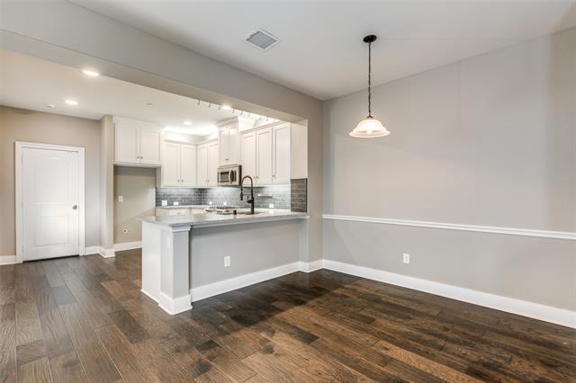 Building Photo - 5404 Locust Dr