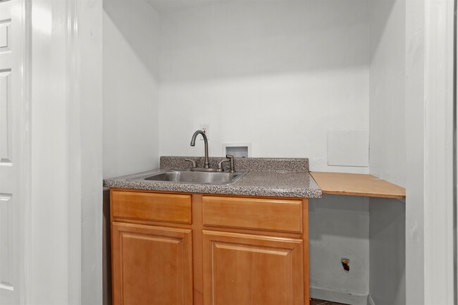 Building Photo - 56 Highwood Terrace