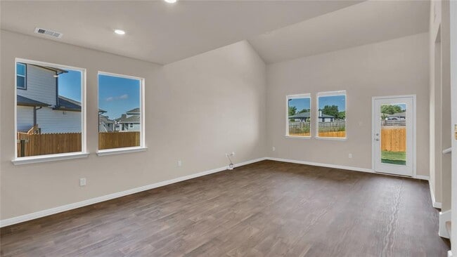 Building Photo - 128 Palo Pinto Dr