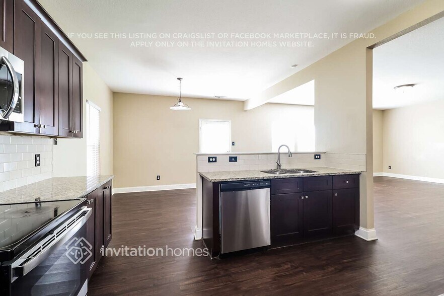 Building Photo - 1040 Sapphire Dr