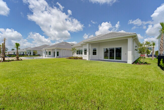Building Photo - 9346 Crestview Cir