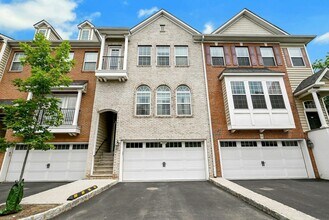 Building Photo - 16 Creekside Ct