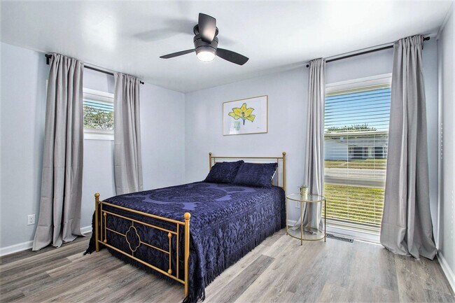 Building Photo - 1160 Helman Drive - Comfortable 3 Bed, 1.5 Bath Home in McKinley Terrace