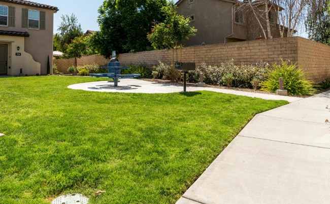 Building Photo - Beautifully upgraded 3-bedroom, 4-bathroom Simi Valley home