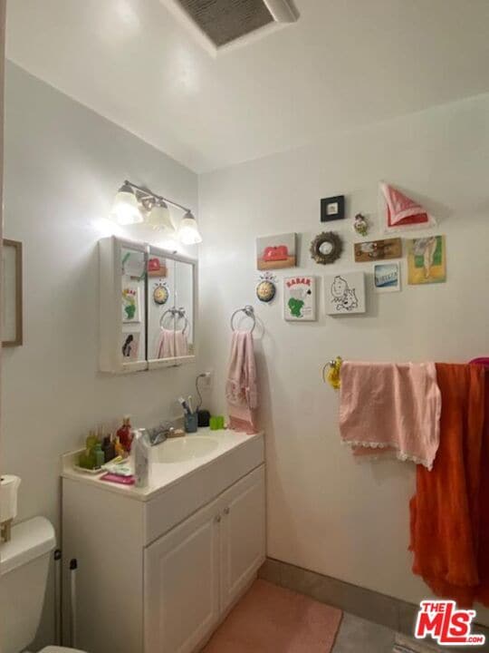 Building Photo - 1612 11th Pl