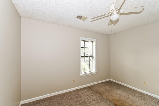 Building Photo - 6770 Starkenburg Ln