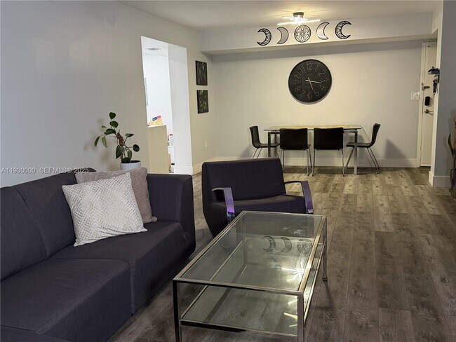 Building Photo - 1833 S Ocean Dr