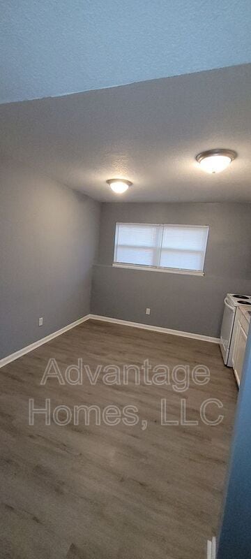Building Photo - 704 N 70th St
