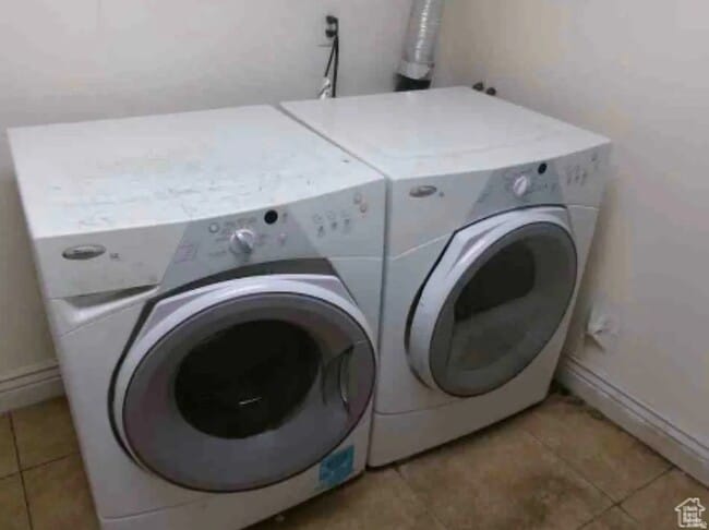 Building Photo - 862 E Menlo Ave