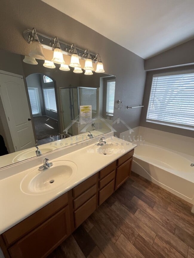 Building Photo - 22427 N Van Loo Dr