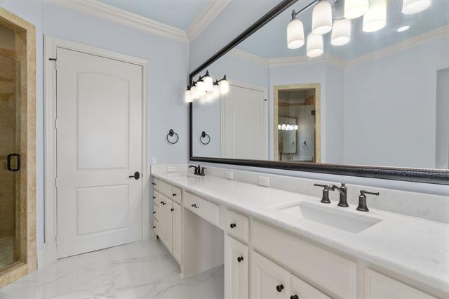 Building Photo - 6675 Mediterranean Dr