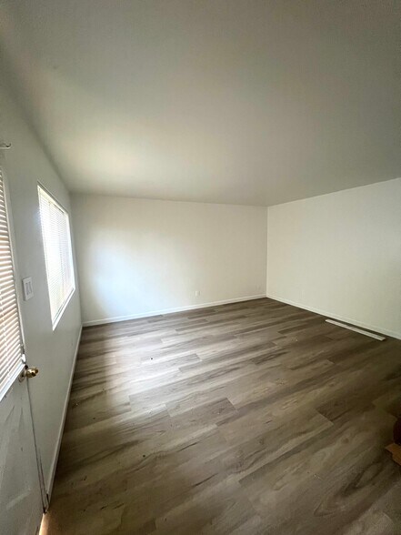 Building Photo - 3410 Terrace Wy