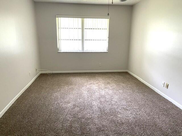 Building Photo - 1202 S Drive Cir
