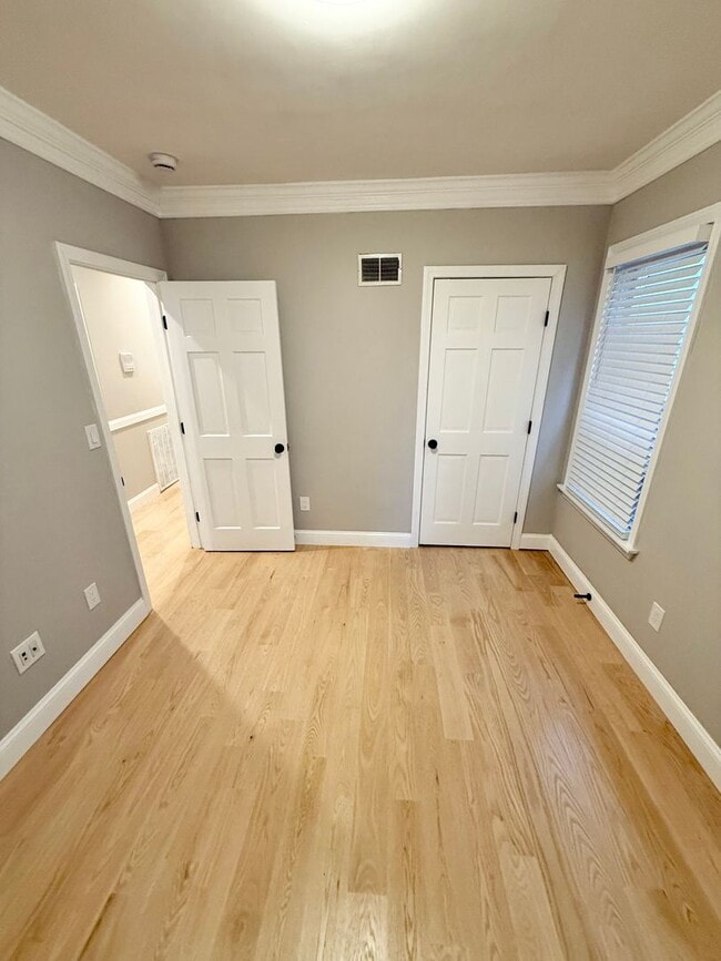 Building Photo - 18 Salina Rd