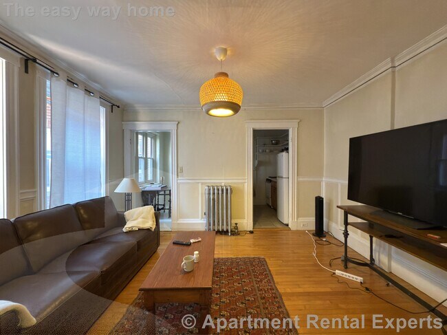 Building Photo - 8 Craigie Cir