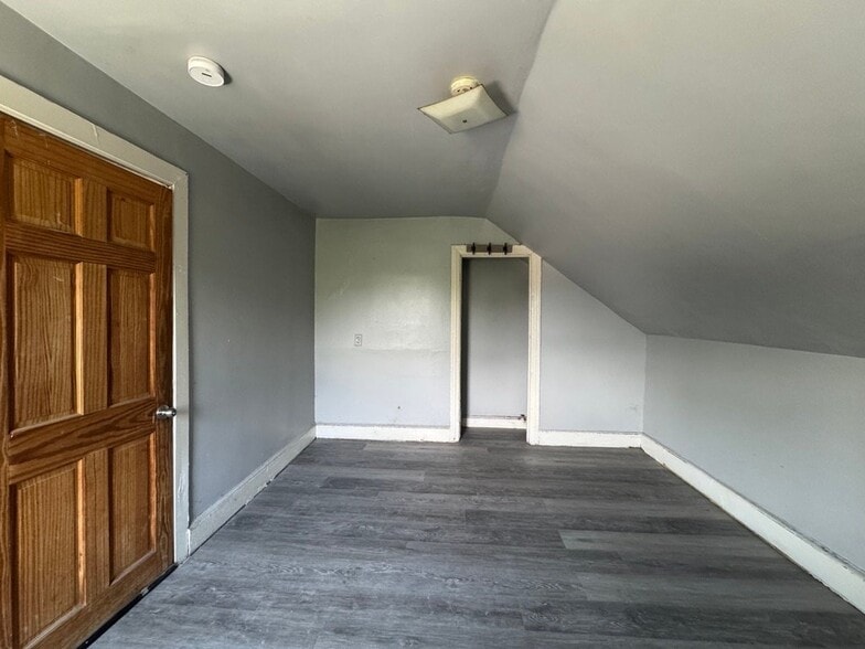 Building Photo - 508 Chalkstone Ave