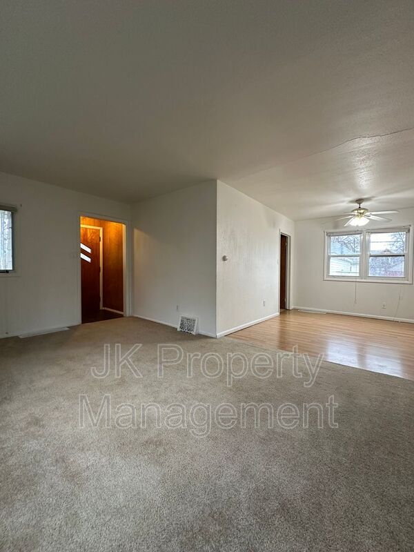Building Photo - 2111 7th Ave N