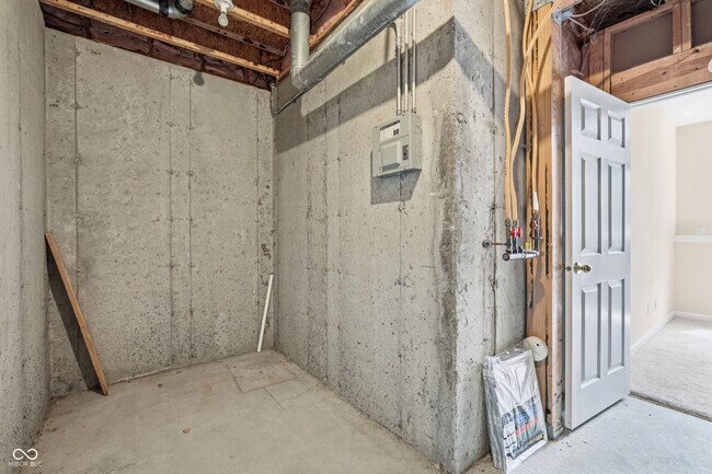 Building Photo - 4091 Huntsman Dr