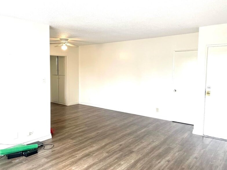 Unit 7 - 4702 W 17th St
