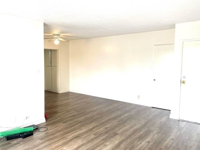 Building Photo - 4702 W 17th St