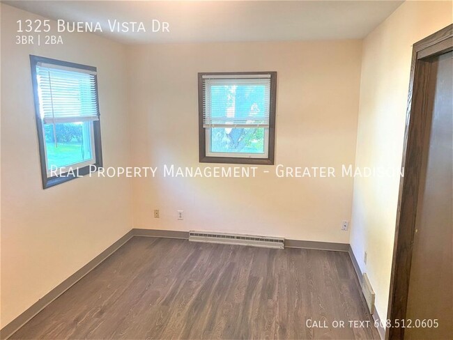 Building Photo - 1325 Buena Vista Dr