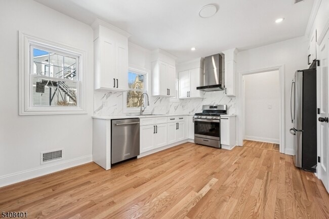 Building Photo - 30 Woodland Ave