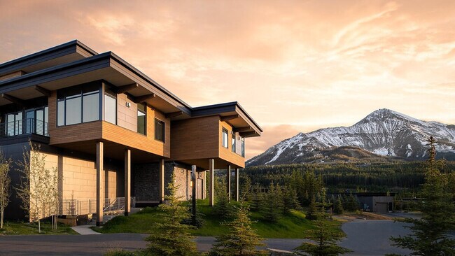 Building Photo - 4 Lakewood Dr