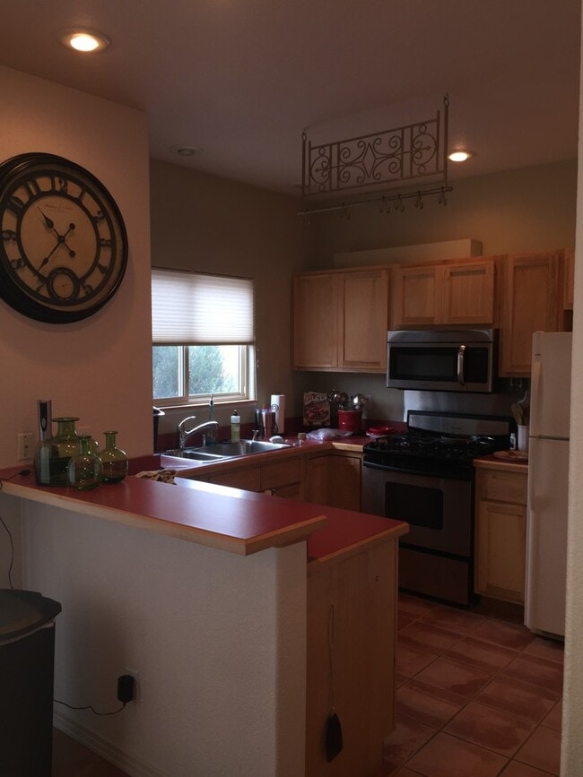 Building Photo - Manitou Springs Townhome
