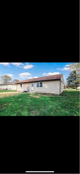 Building Photo - 604 S 10th St