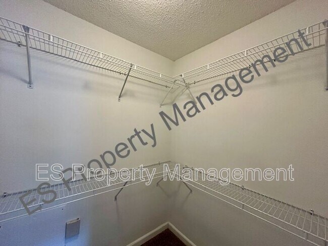 Building Photo - 5639 Dollar Run Ln