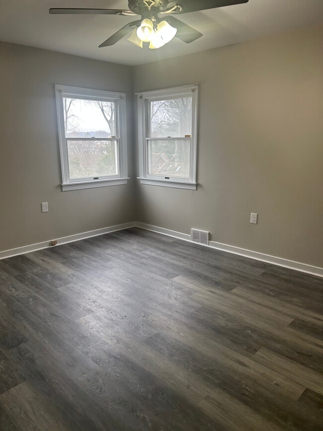 Building Photo - 335 S Lincoln Ave