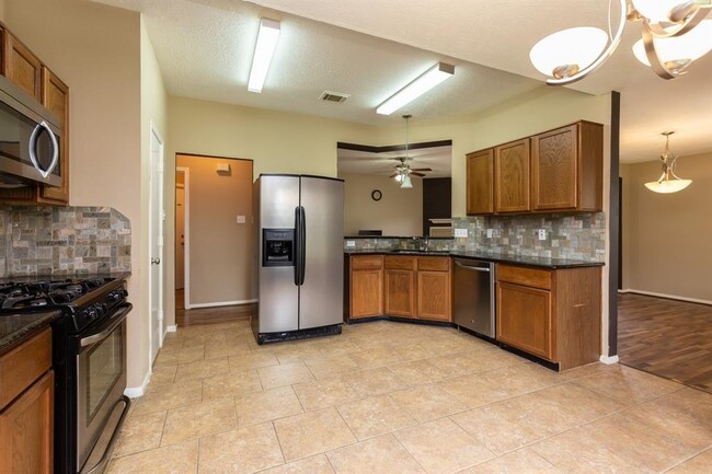 Building Photo - 3811 Apple Hollow Ln