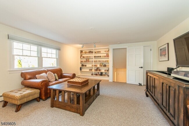 Building Photo - 237 Morris Ave