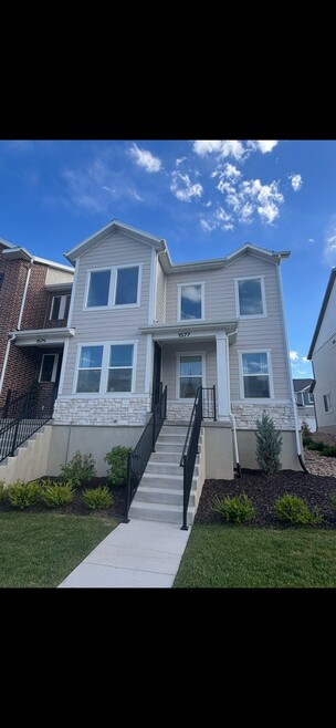 Building Photo - 1577 W Talus Rdg Dr