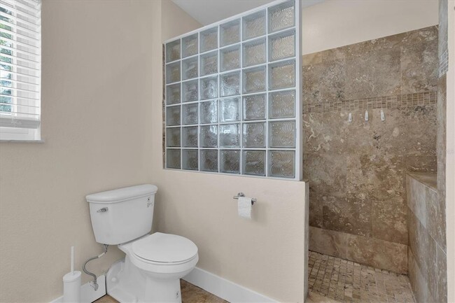 Building Photo - 518 77th Ave