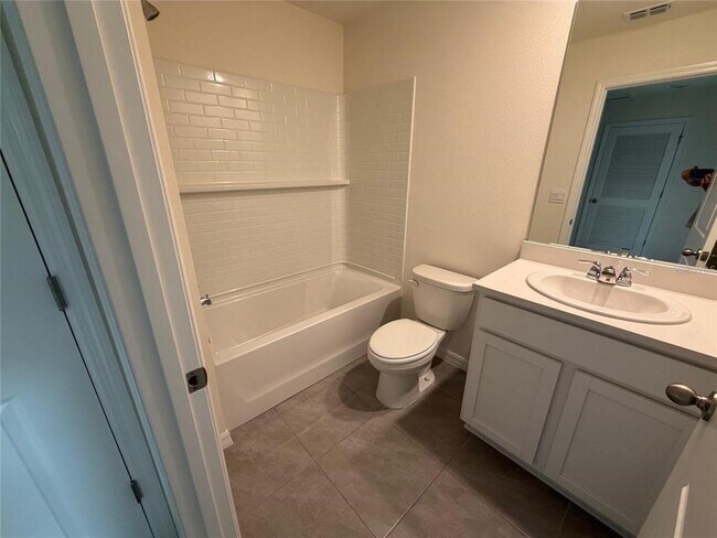 Building Photo - 6685 SW 81st Lp