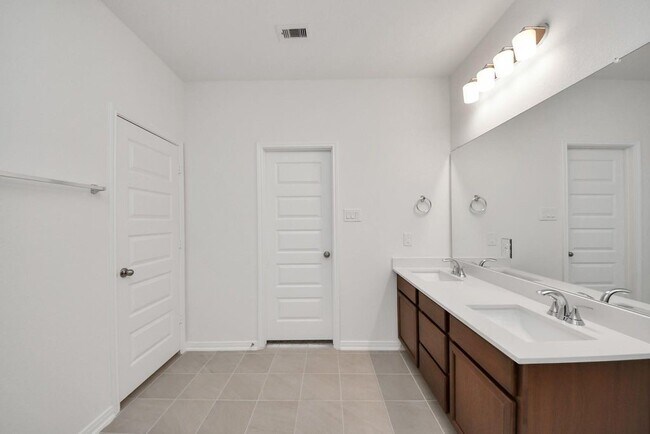 Building Photo - 18211 Hidden Dahlia Dr