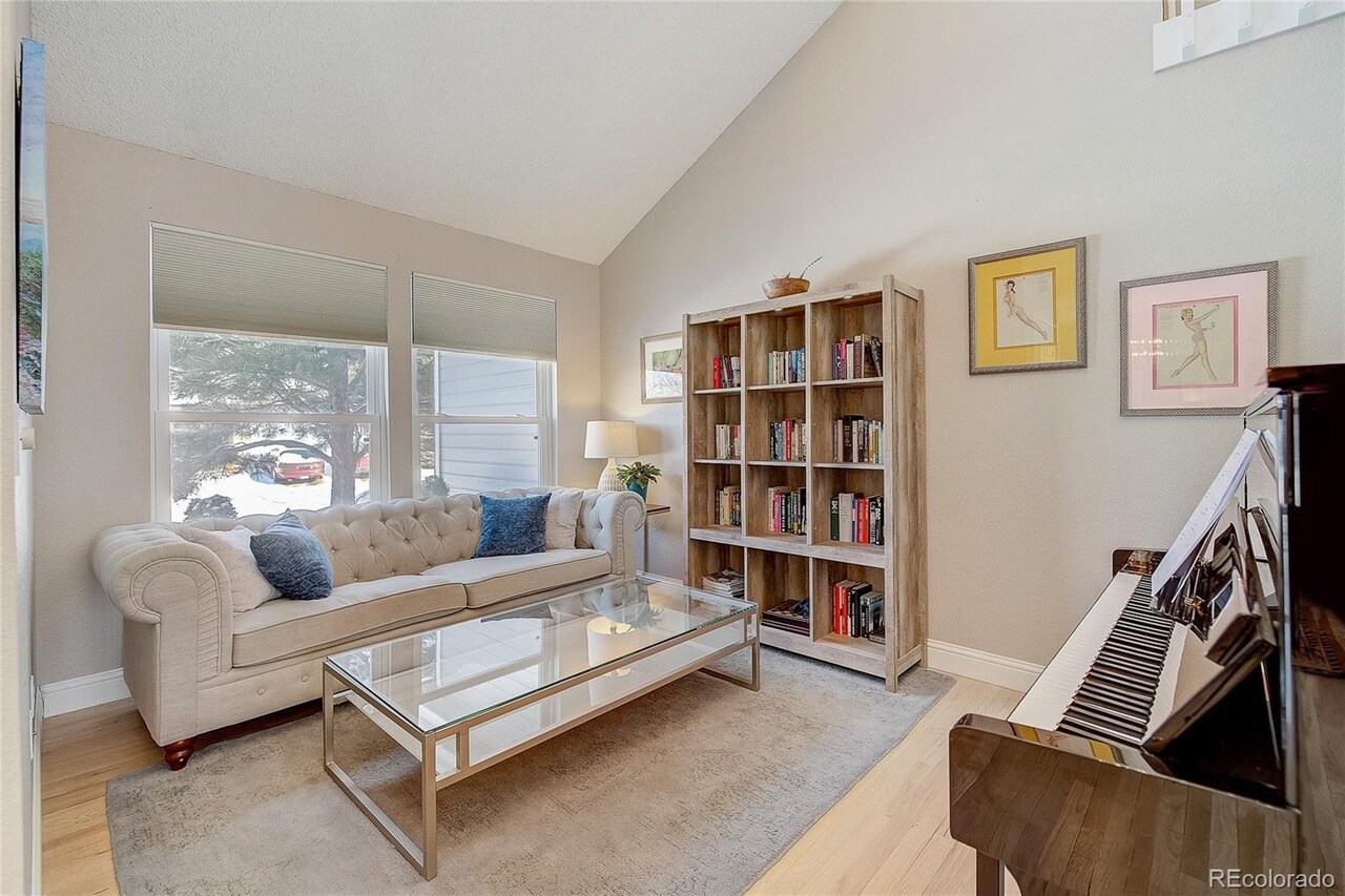 Building Photo - 1714 Foxfield Dr