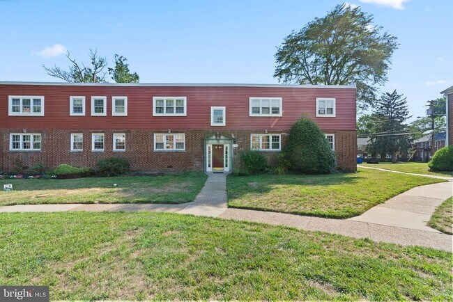 Primary Photo - 114 F Cherry Parke-114