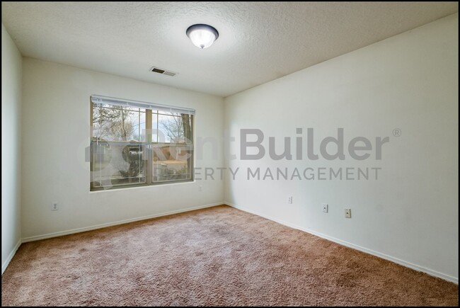 Building Photo - *** WOW PRICE REDUCTION JUST IN TIME FOR S...