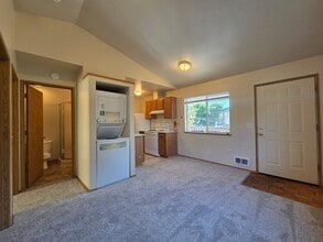 Building Photo - 1580fe