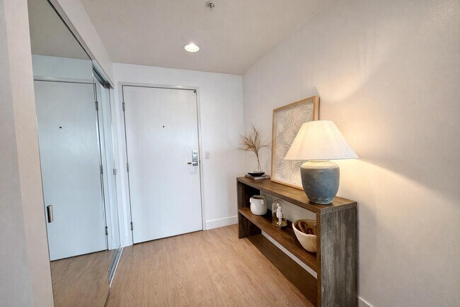 Building Photo - 3100 Sixth Ave