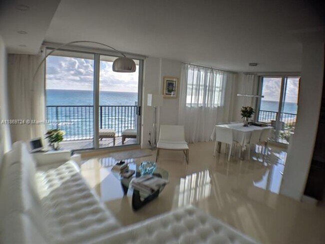 Building Photo - 9273 Collins Ave